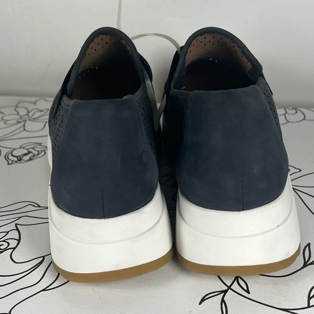 Clarks Lorini Edge Navy Nubuck Perforated Platform Loafers Womens 9.5 M